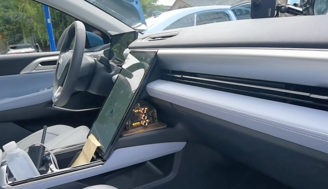 小鹏p5入门版迎宾座椅,小鹏p5标准版怎么调整主驾驶座椅