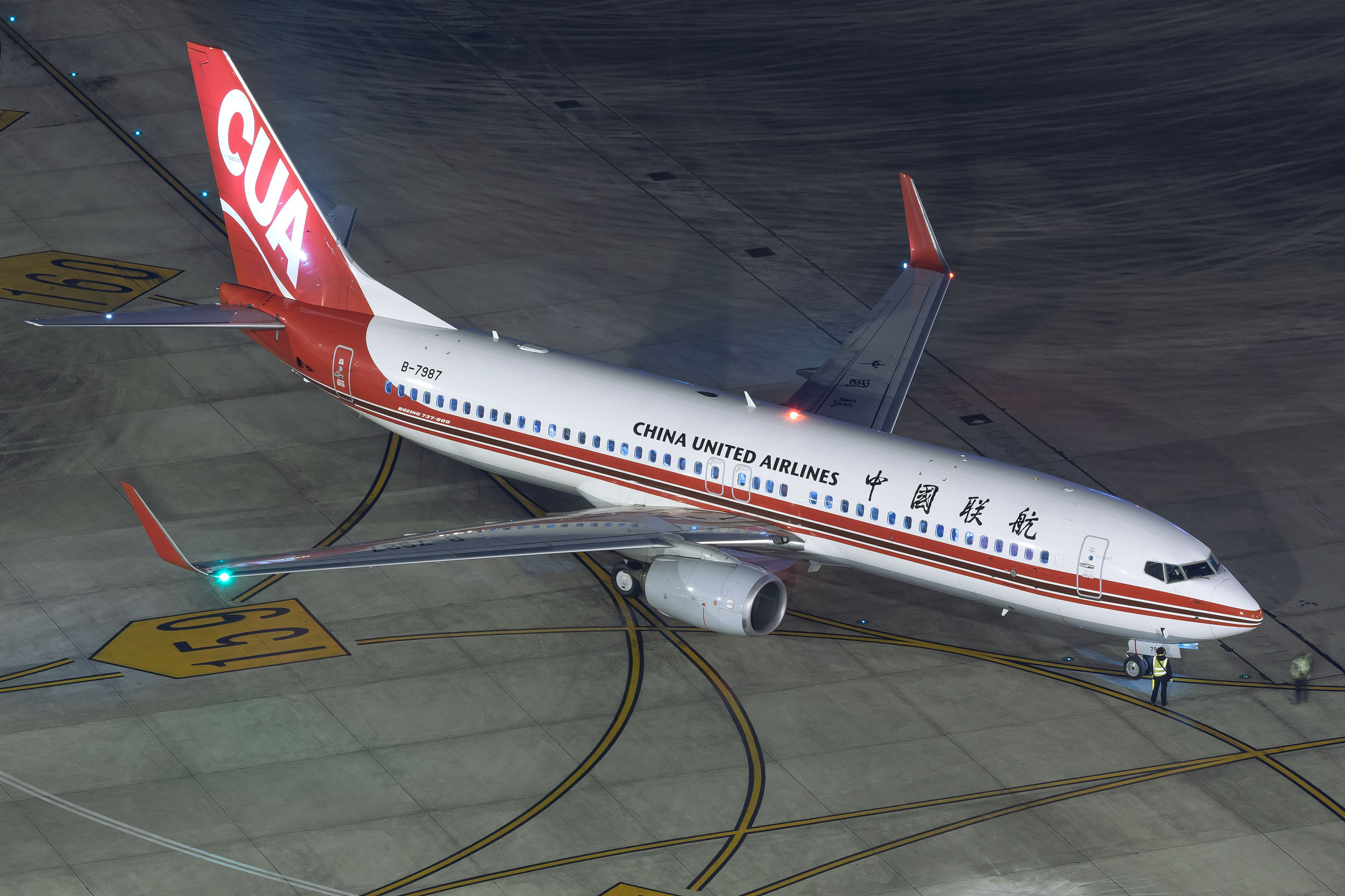 客机为什么突然没油,飞机起飞后发油量不足