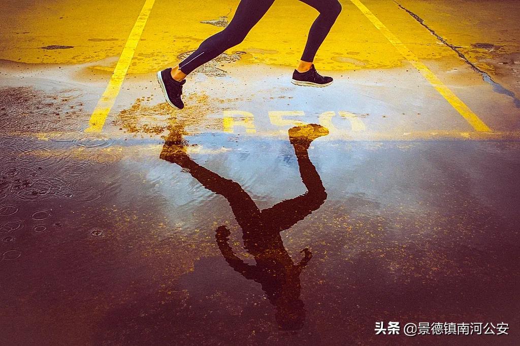 疫情之下发的朋友圈,疫情之下的夜晚格外寂静