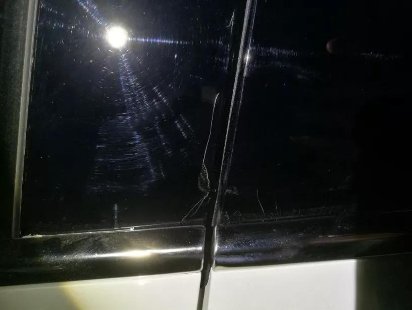 钢琴烤漆面板优缺点,汽车内饰钢琴烤漆面板