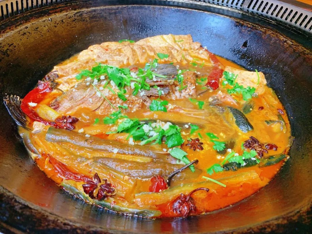 东北纯正灶台铁锅,正宗东北柴火铁锅