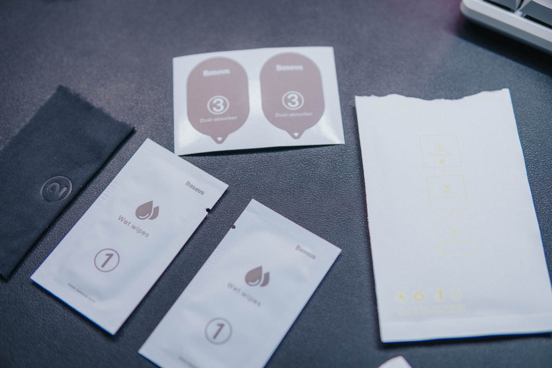 iphone12防偷窥钢化膜360度,iphone12和11钢化膜能通用吗