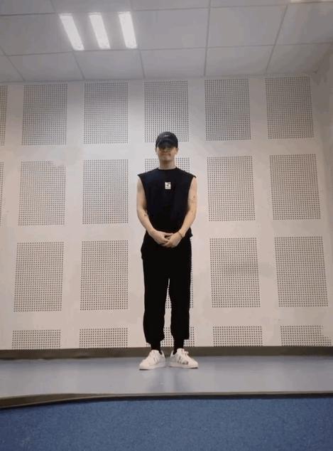 冬季流行衣服裁剪,初秋衣服裁剪图教程