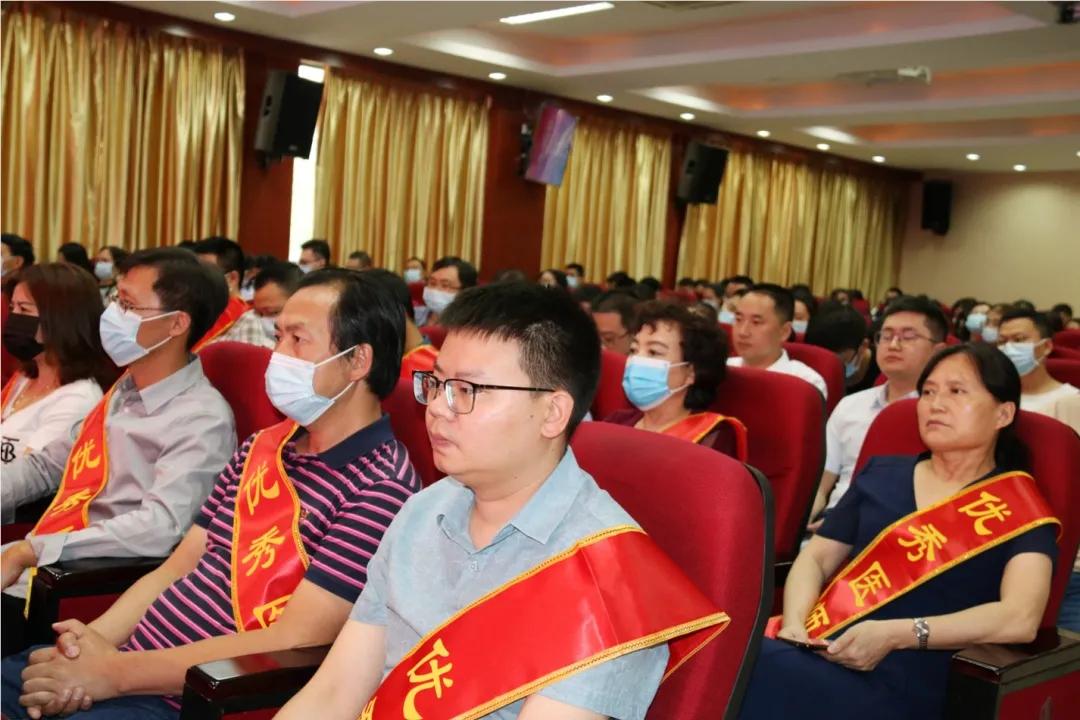 弘扬正能量众志成城抗疫情,弘扬抗疫精神同心共抗疫情