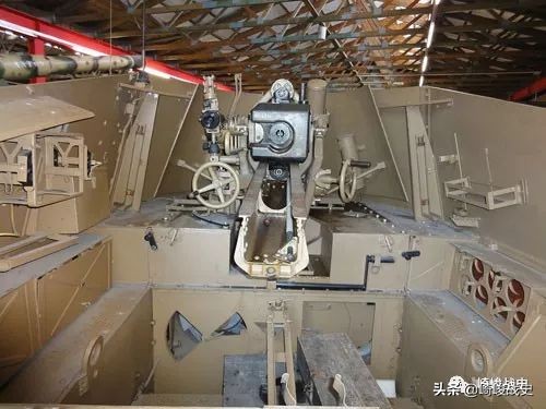 二战德军野蜂式自行火炮,二战德军sfh15榴弹炮