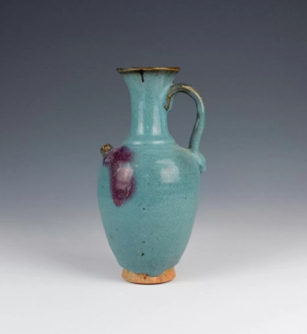 印青执壶拍卖 (斗彩执壶多少钱)