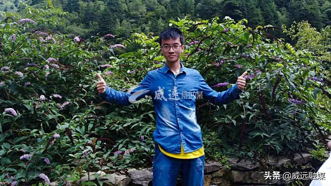 威远高考第一名来了,文科609、理科676