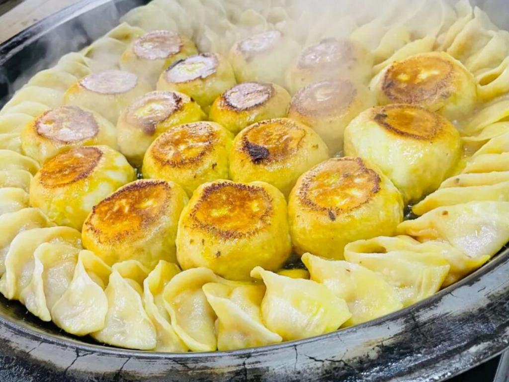 苏州网红牛肉包子店，天天被极力推荐，客人排长队，口碑褒贬不一