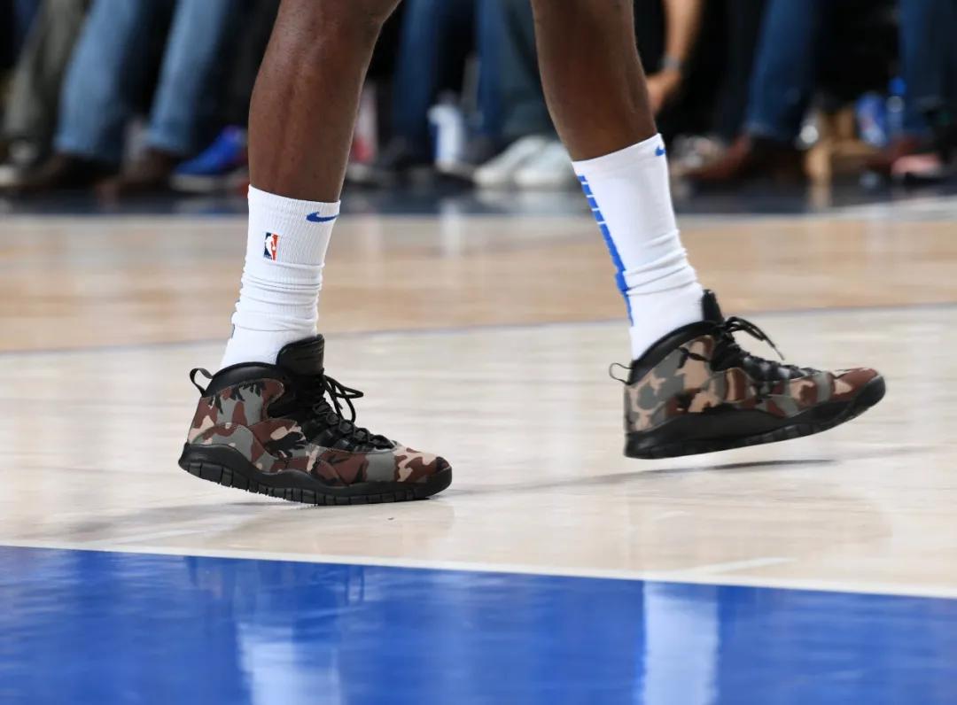 NBA球员上脚:独行侠球员的球鞋,波尔津斯基和小哈达威很帅!