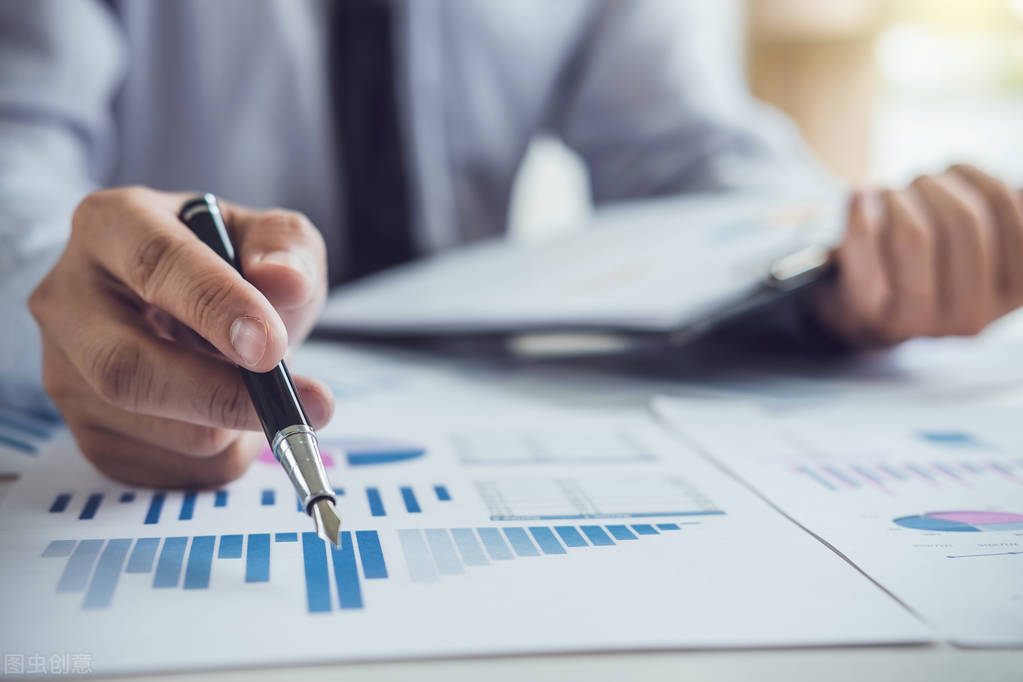 当会计的职业发展路径是怎样的,会计的职业前景