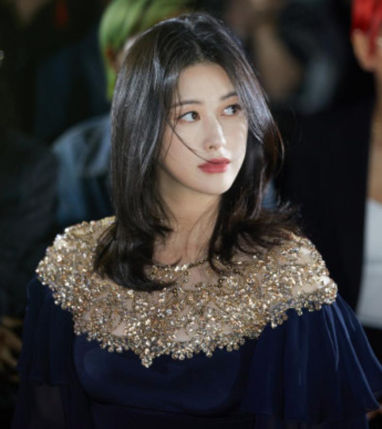 朱珠产后首露面胖几十斤模样大变,朱珠晒孕肚写真