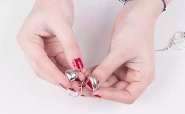 生活小妙招新买的袜子,生活小妙招白袜子洗白