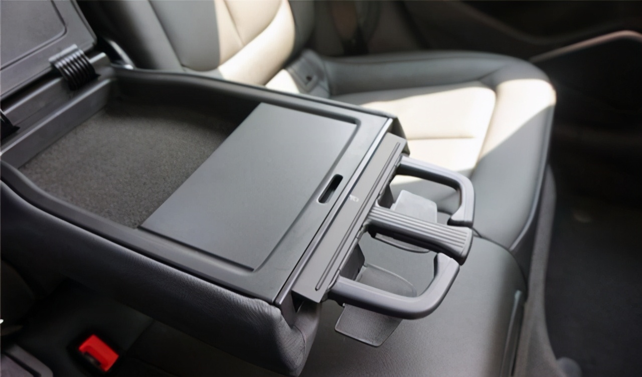 汽车杯托一般多大,汽车弹出式杯托