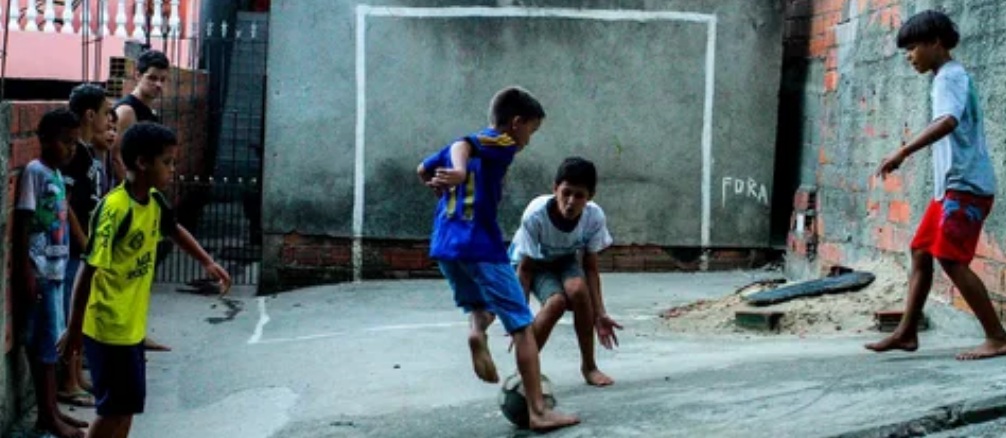 中国孩子踢球厉害吗,中国孩子踢足球的现状