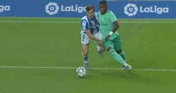 本泽马进球被吹越位视频,本泽马进球算不算犯规