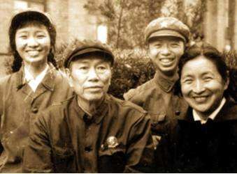 邓华有多厉害？毛主席极力称赞，彭老总：不听邓华言，吃亏在眼前