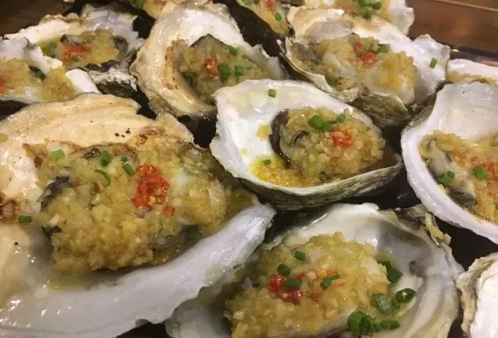 南宁可以吃超大生蚝的地方,南宁大沙田好吃的生蚝