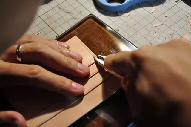 钱包夹包的制作,钱包制作教程真皮包边