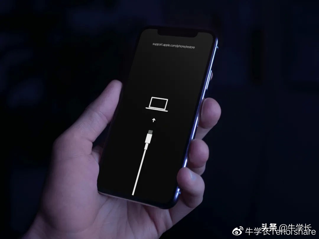 苹果更新15系统卡在界面怎么办,iphone12更新新系统卡死机
