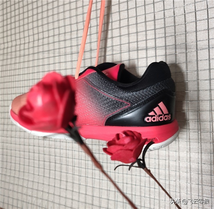 羽毛球鞋入门级测评,中羽飞云零狼手感