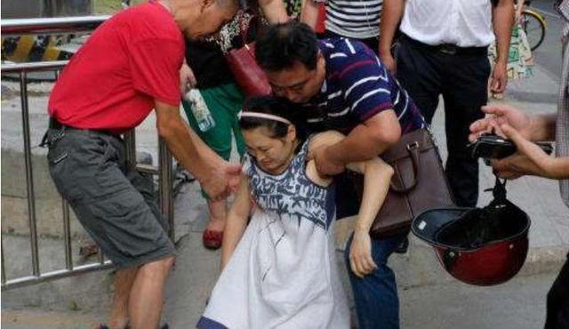 18分钟完成生娃，宝妈炫耀自己体质好，医生泼冷水：想来很后怕