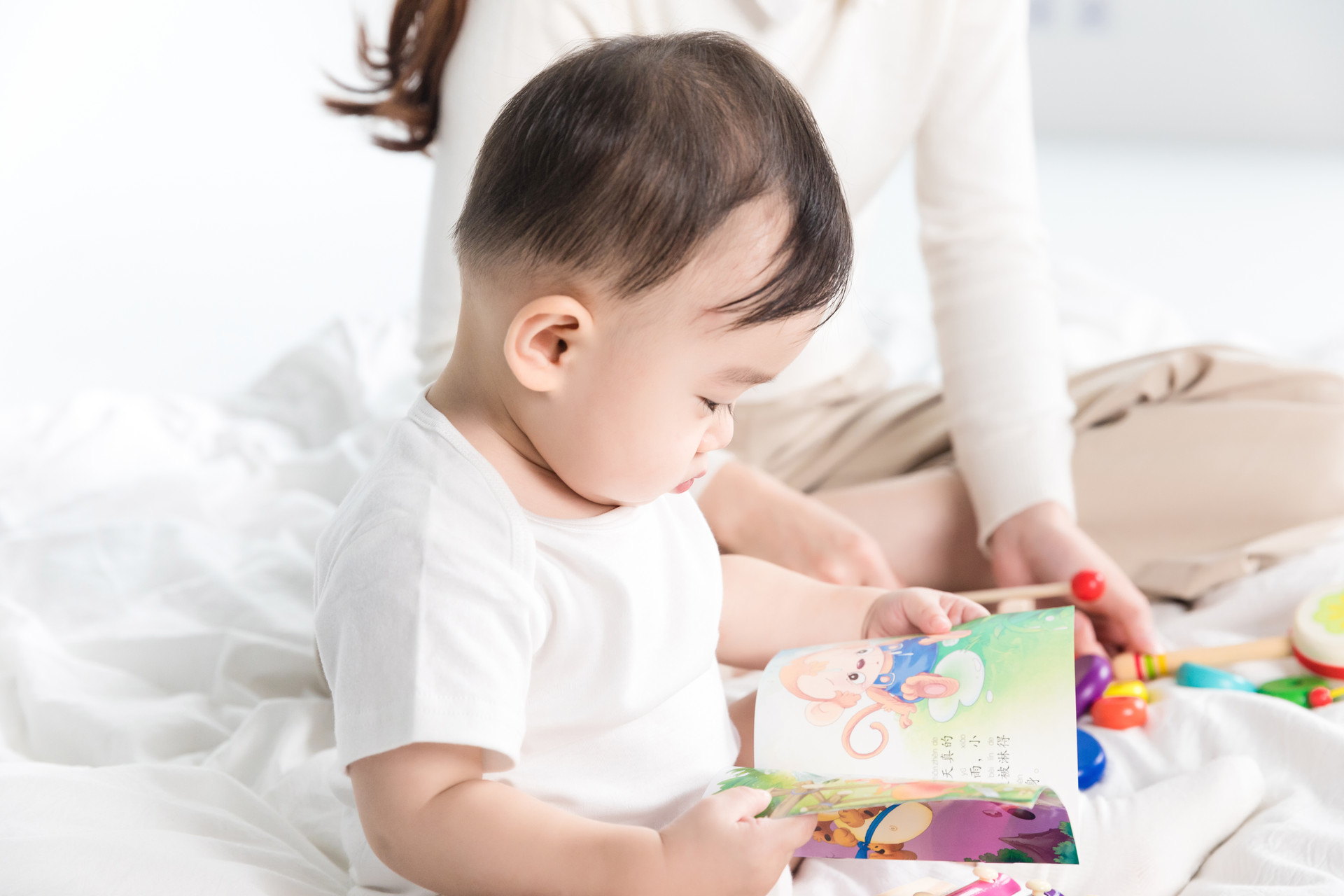 宝宝左脚内八字是什么原因引起的,宝宝一只脚内八字怎么回事