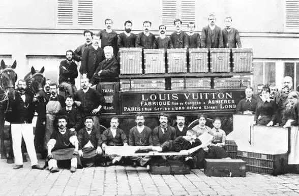 lv箱子能修吗,lv古董箱子沉底