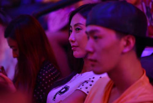 搬家55次，厕所录制的《无所谓》无人问津，女友治愈杨坤5年抑郁