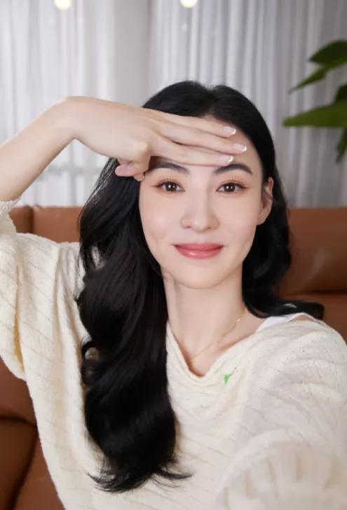 张柏芝早期发际线形状,张柏芝完美发际线