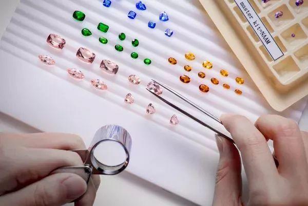 开水晶店需要准备什么,开银子饰品店要多少成本