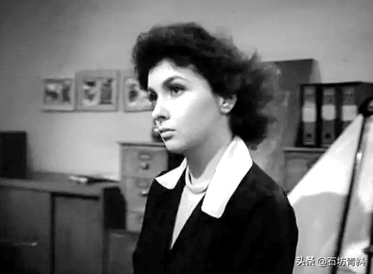 意大利传奇女神吉娜·劳洛勃丽吉达多才多艺姐弟恋相差34岁