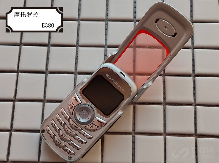 摩托罗拉多功能最新款手机,摩托罗拉经典v系列手机