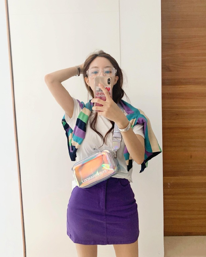 朴孝敏极简穿搭质感十足,朴孝敏时尚迷人