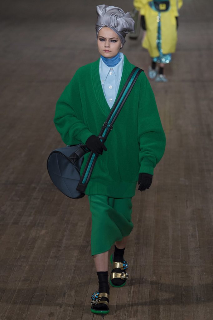 李宇春gucci马甲线,李宇春margiela