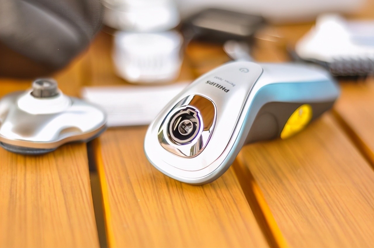 女朋友说要剪发咋回,女生买心形的剃须刀送给男生