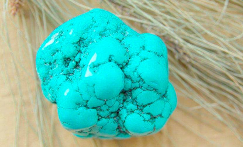 绿松石出现了白点怎么办,绿松石泡水以后有很多白点怎么办