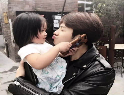 WHAT？王嘉尔最爱的女孩竟然在澳洲！揭秘----她到底是谁？