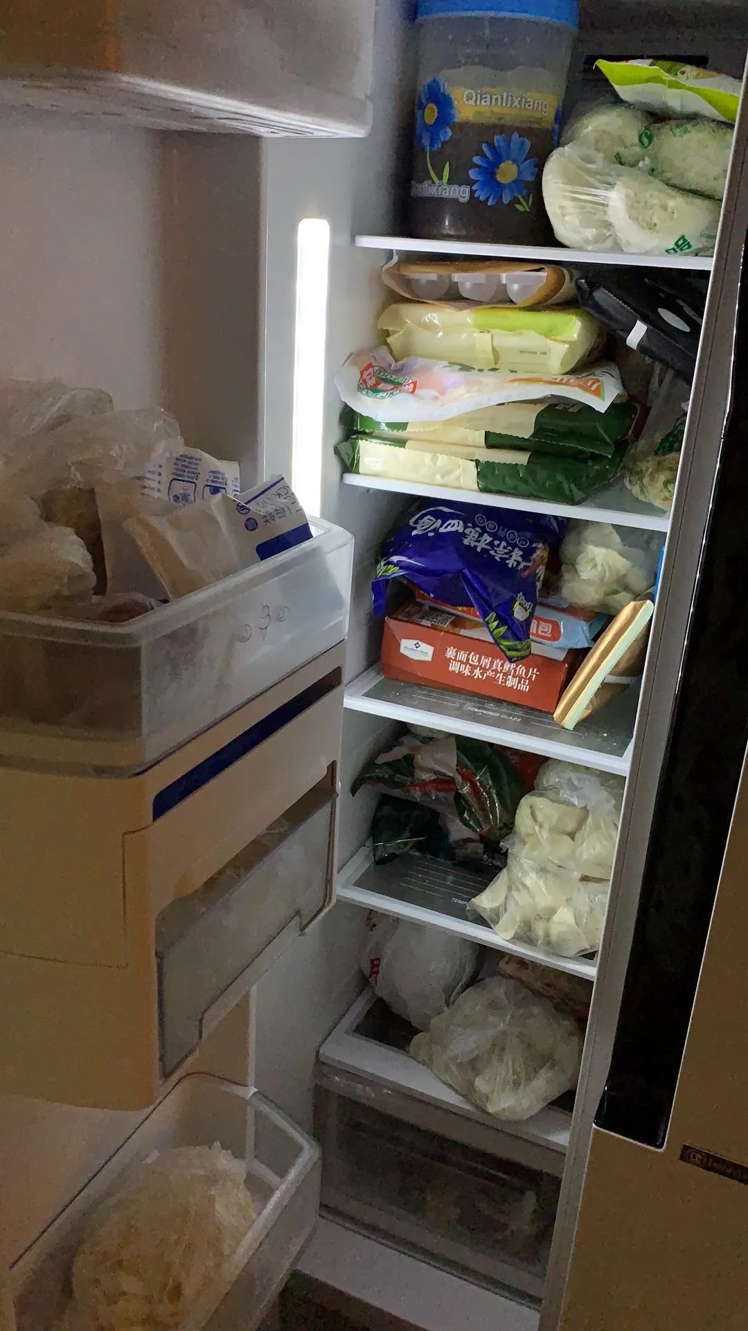 CBD里的Chloe、AmandaandKatharine，都在㳽到脑壳买农副产品