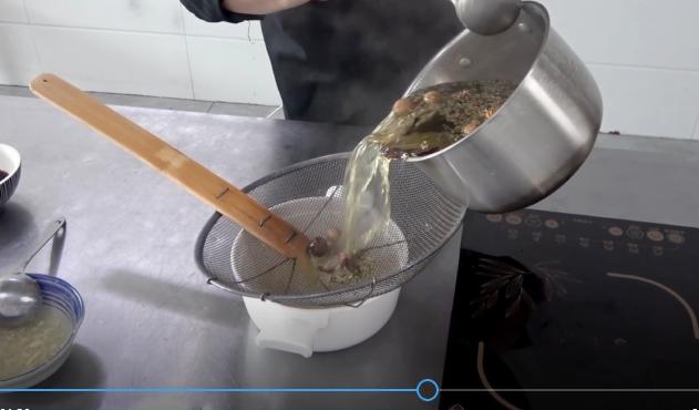 秦镇米皮调料水怎样配合适,秦镇米皮调料水味精比例