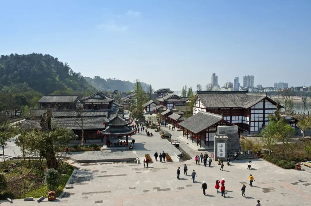 大年初一云游乐山大佛,观光乐山大佛