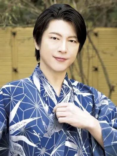 哪个男星演的狐狸精好看,长相最像狐狸精的演员