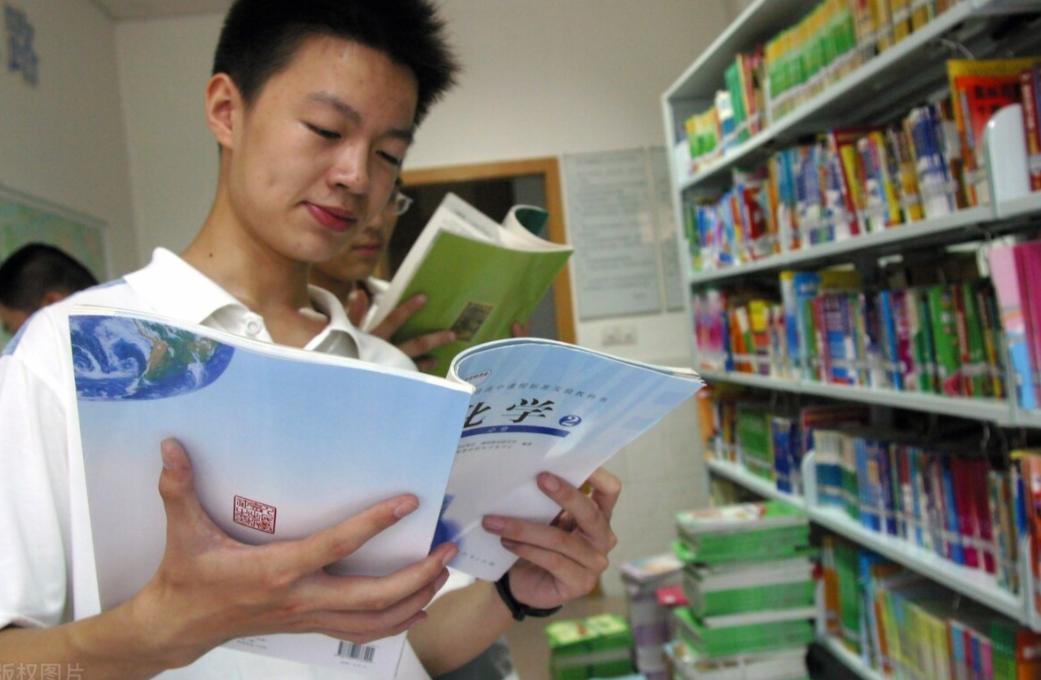 大一新生买被子需要注意什么,大学开学被子自己买还是学校买