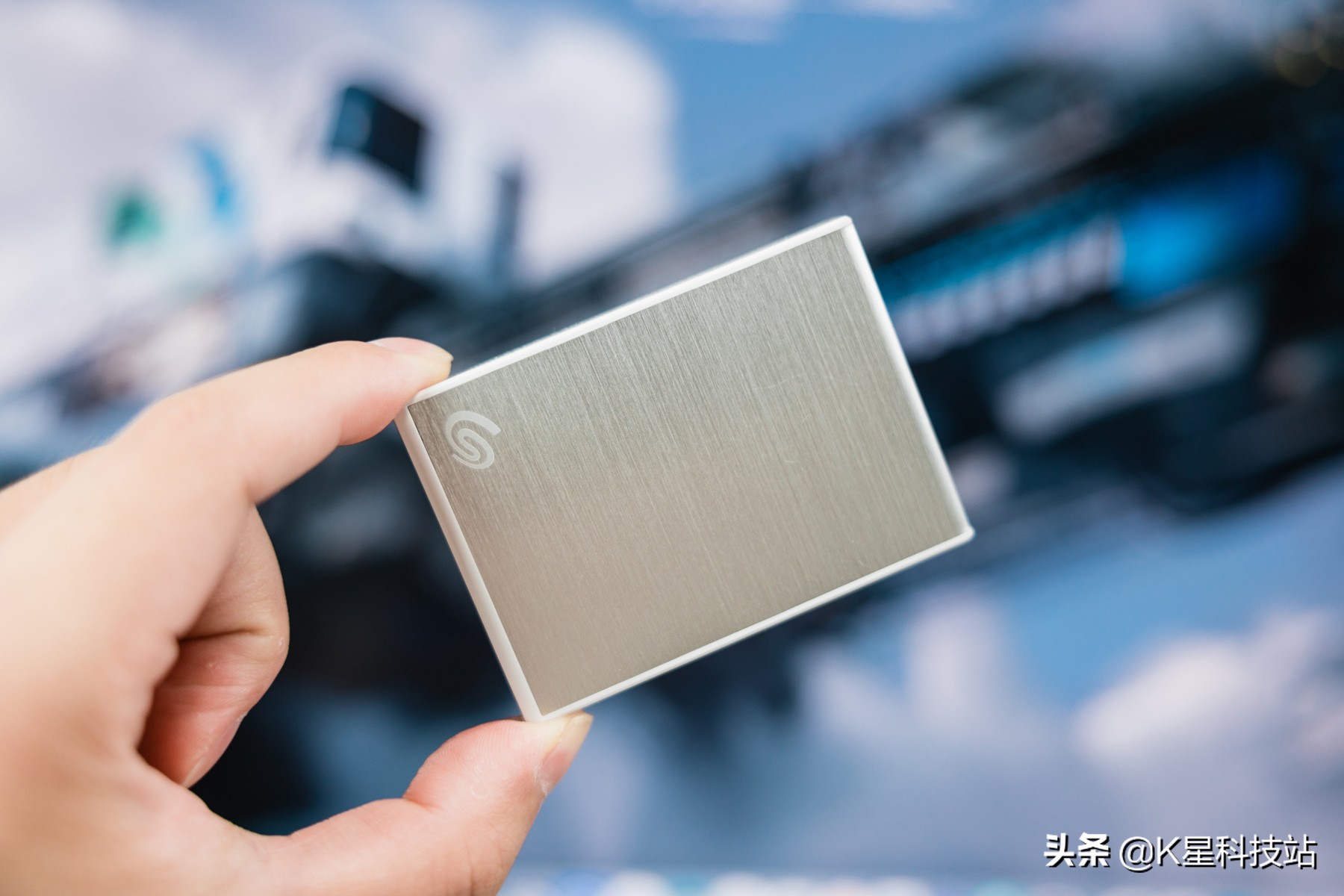 有哪些适合留学生的数码周边？一份来自老哥对表妹的厚爱清单