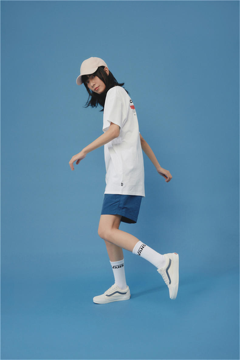 权志龙同款vans深蓝穿搭,权志龙的vans是哪一款