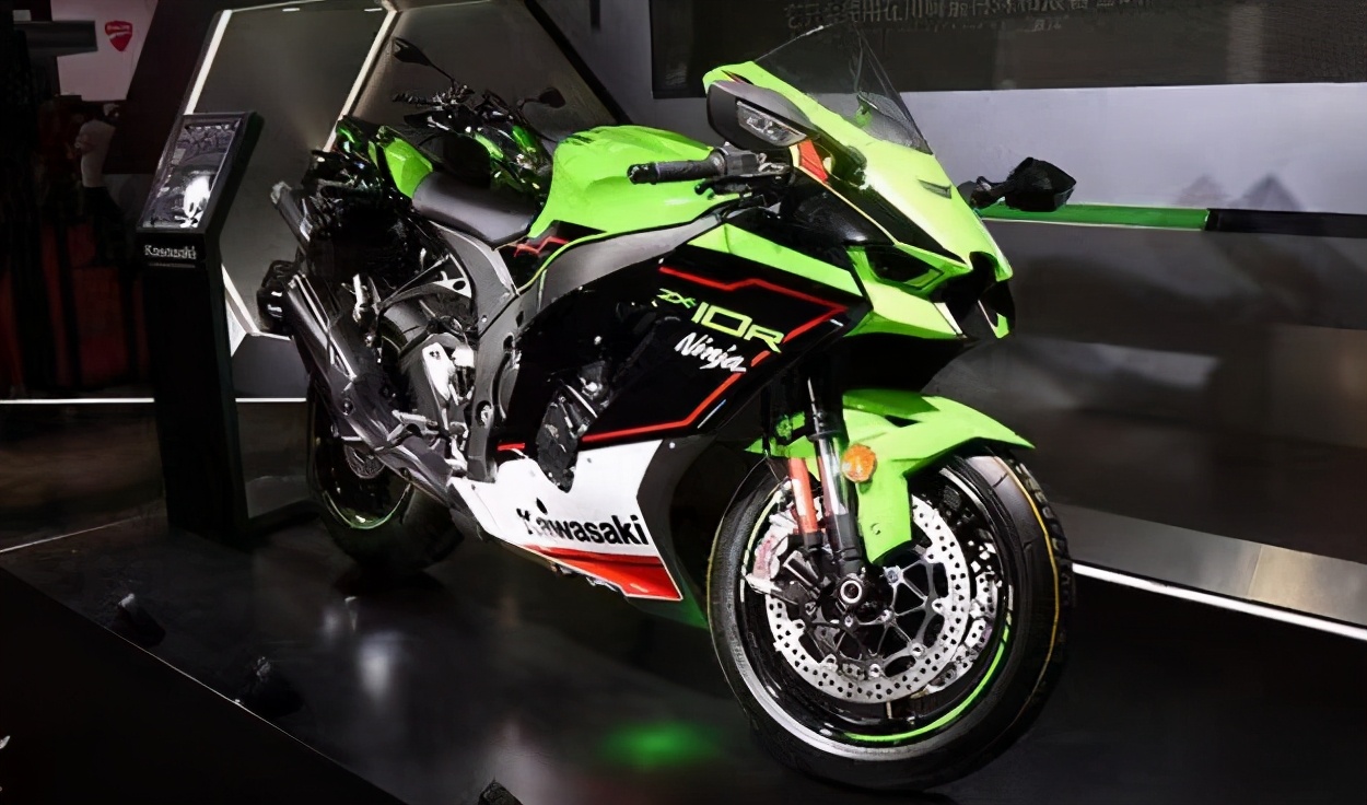 川崎大牛zx10r和zx10rr有什么区别,最新款川崎zx10r摩旅视频