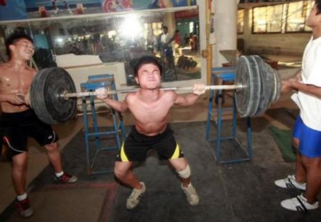 小孩练健身对身体有影响吗,小孩过早练肌肉会影响身高吗