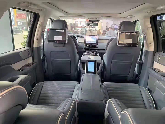 林肯领航员中排座椅三座,新款林肯领航员内饰