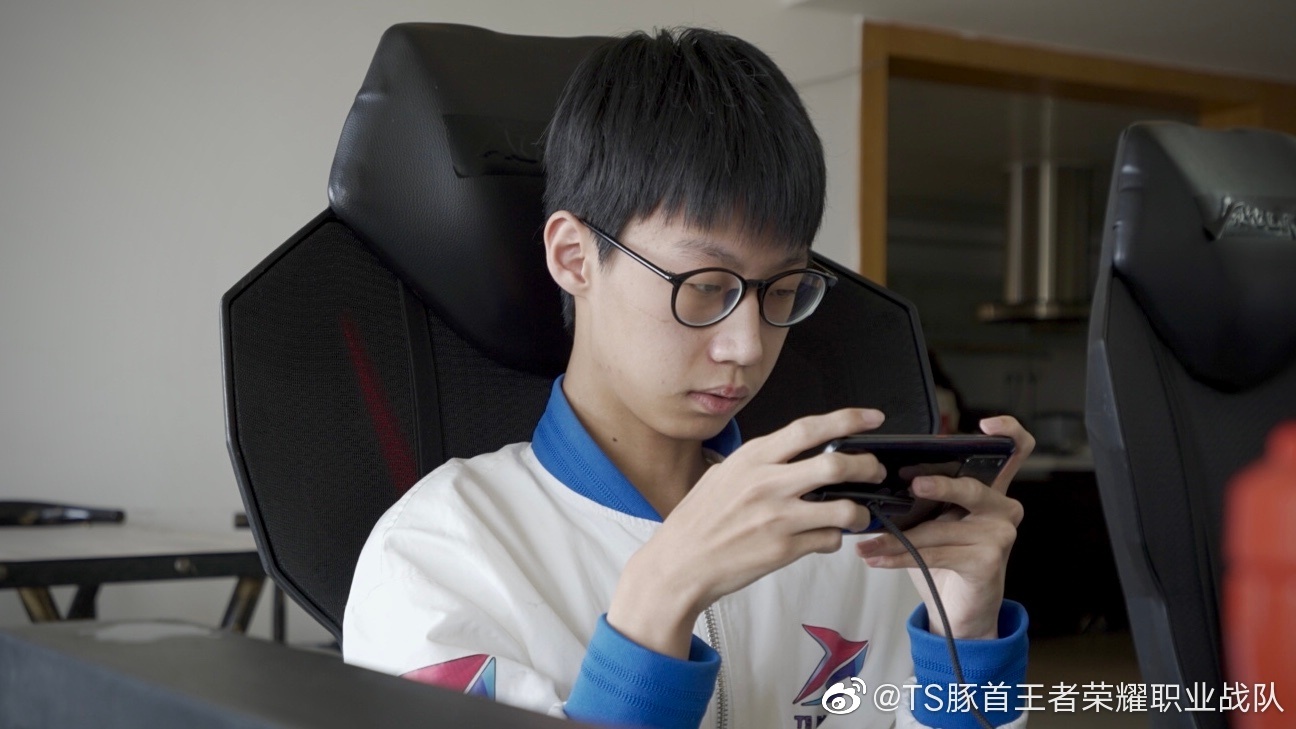 一诺暖阳巅峰相遇,王者荣耀kpl暖阳千里操刀暴揍一诺