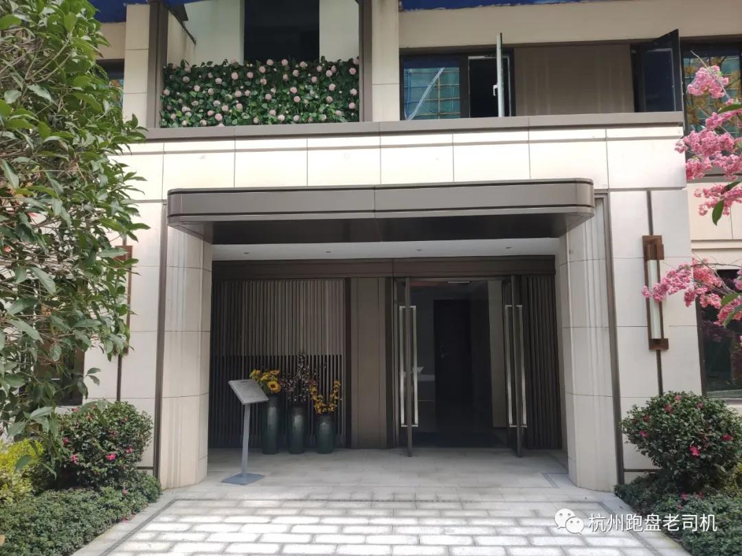 150万买叠墅,临平奥特莱斯洋房