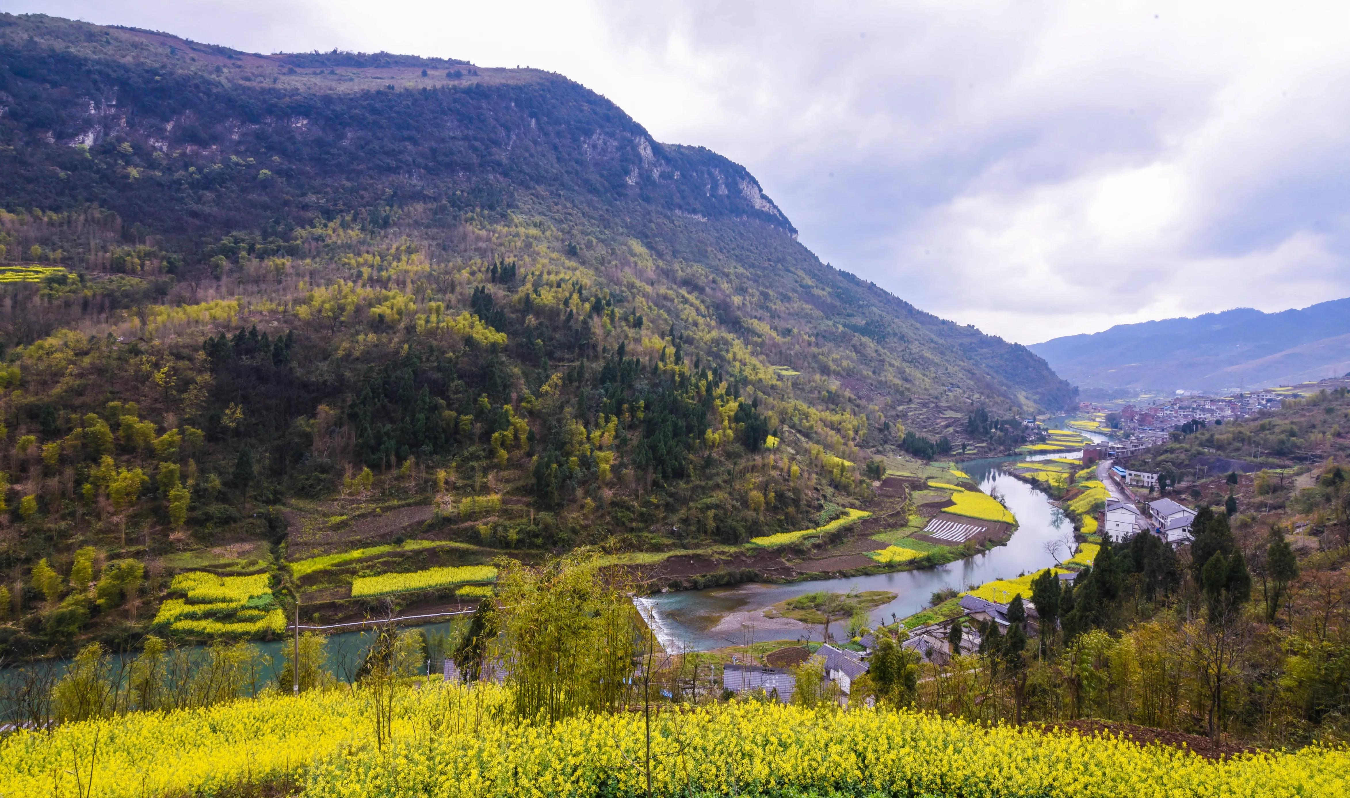 贵州大学1984级管科系同学欢聚毕节录